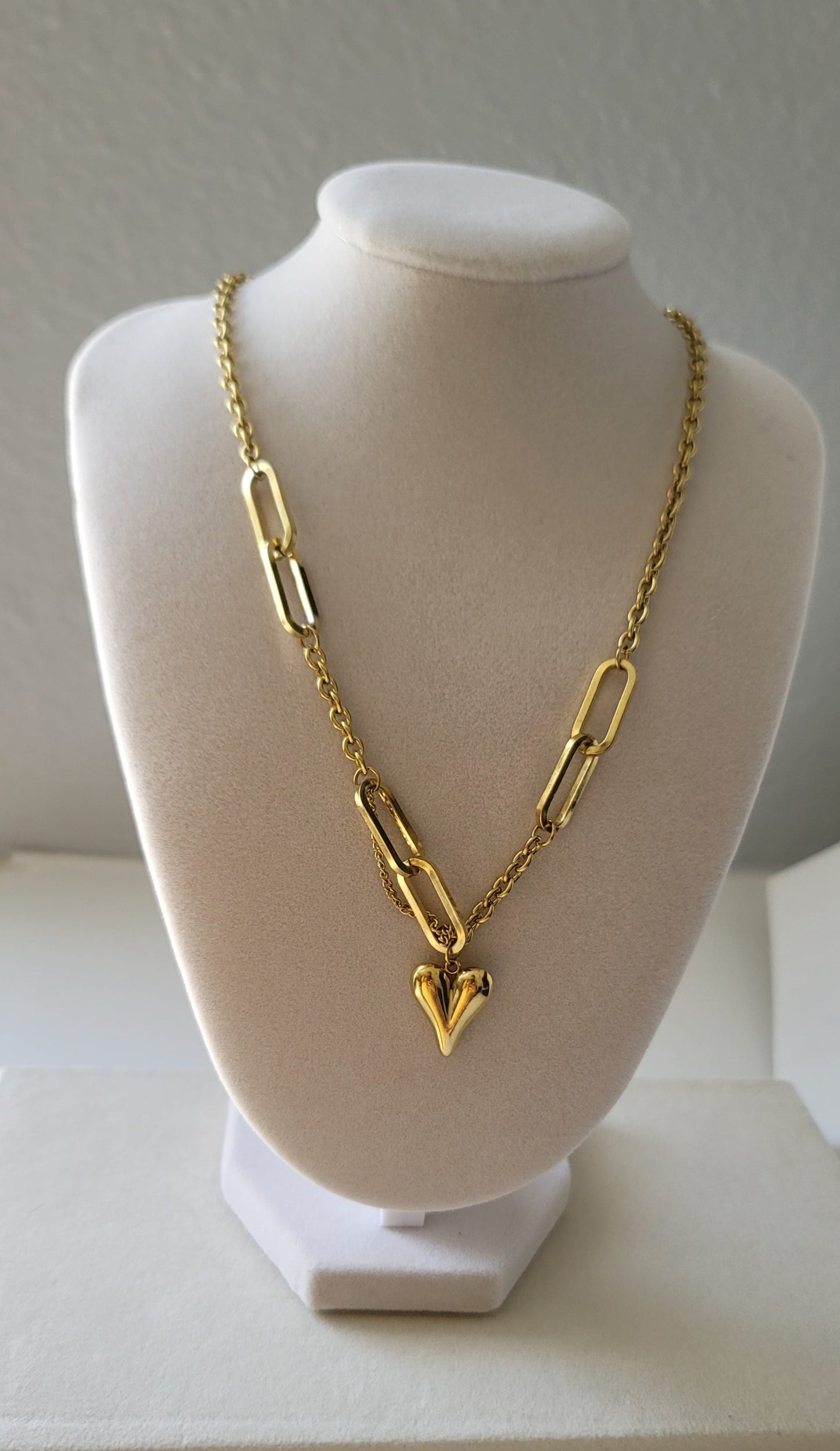 HEART NECKLACE