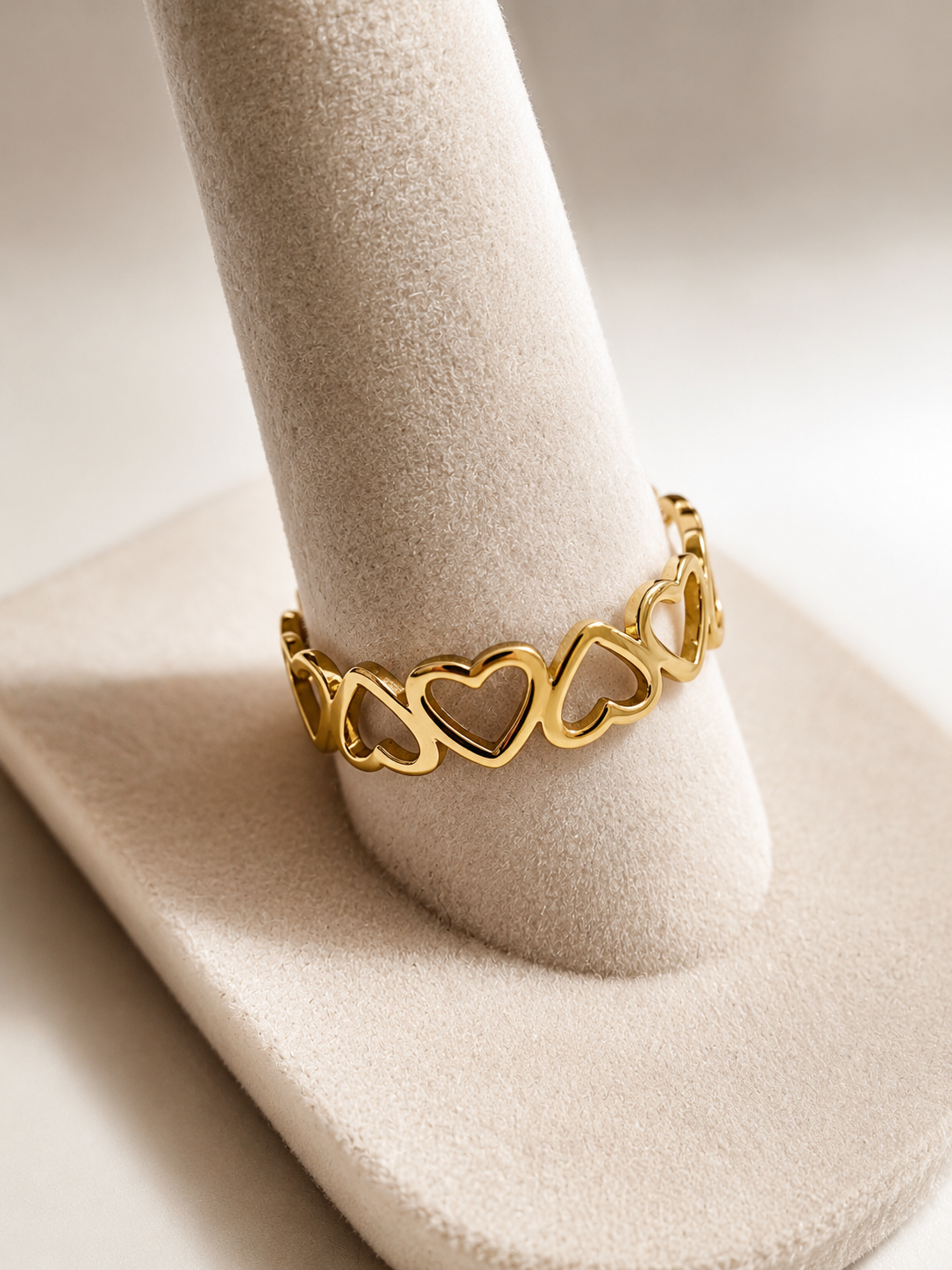 CHAINED HEART