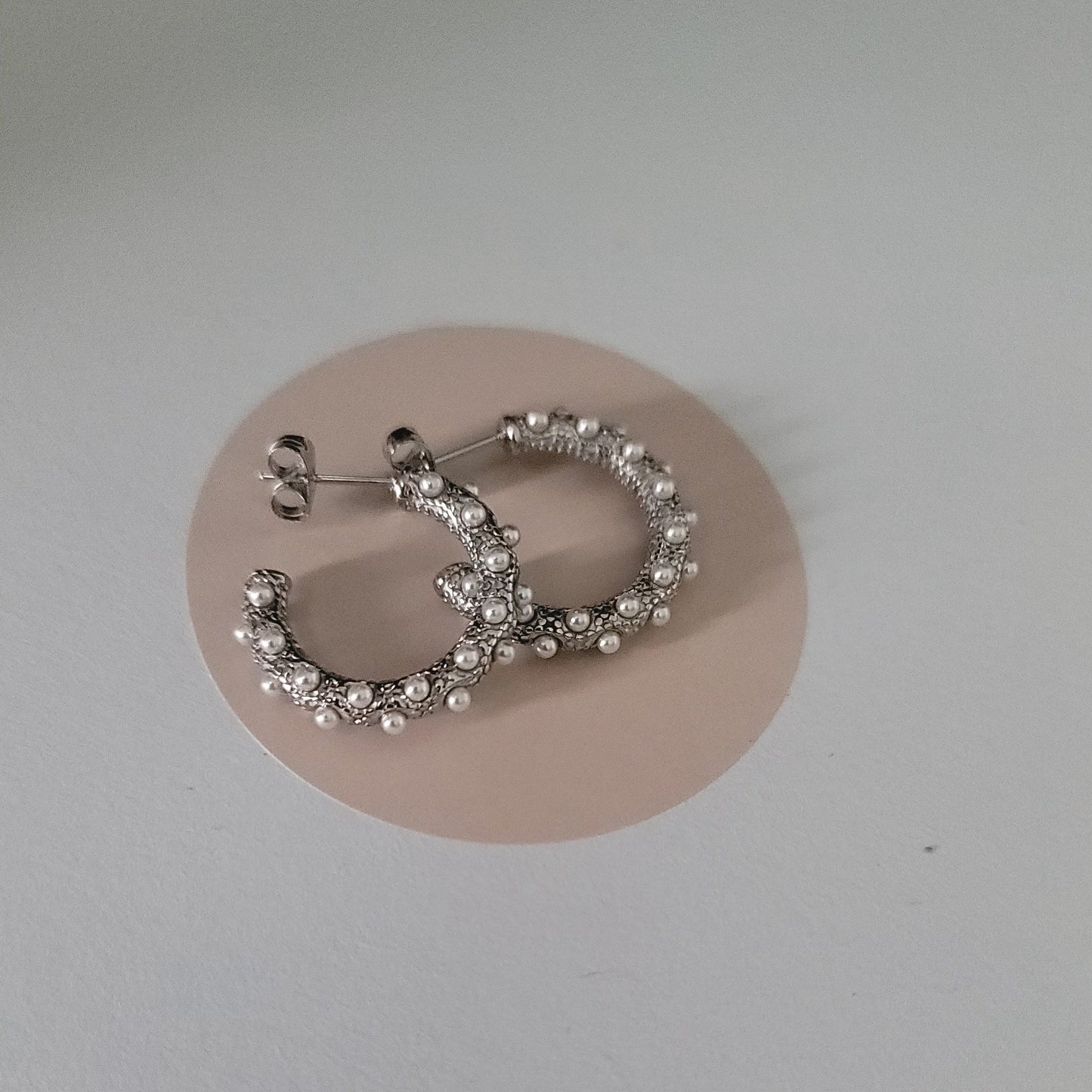 DOTTED PEARL EARRINGS