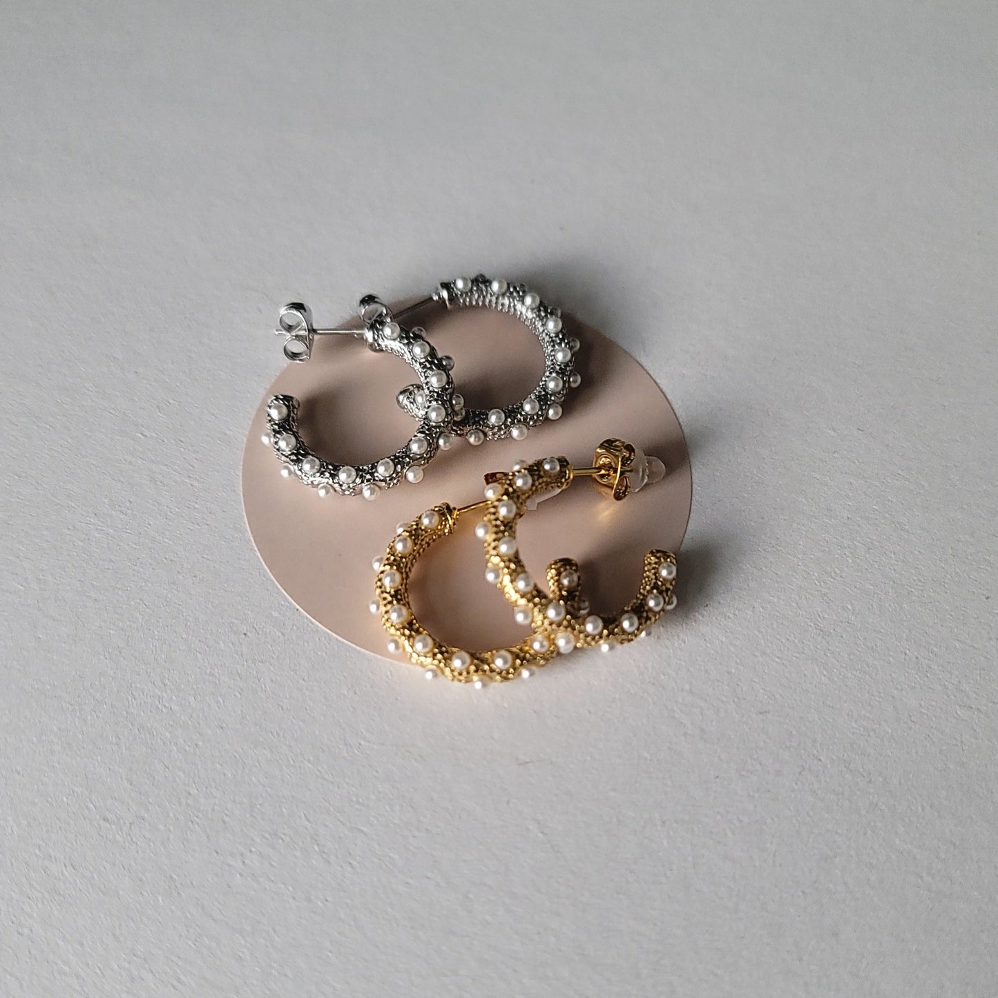 DOTTED PEARL EARRINGS