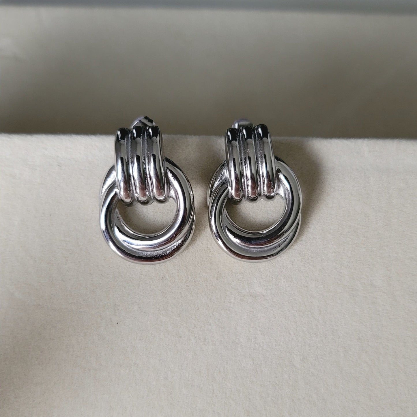 TRIPLE KNOT EARRINGS