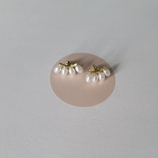 TRIPLE PEARL EARRINGS