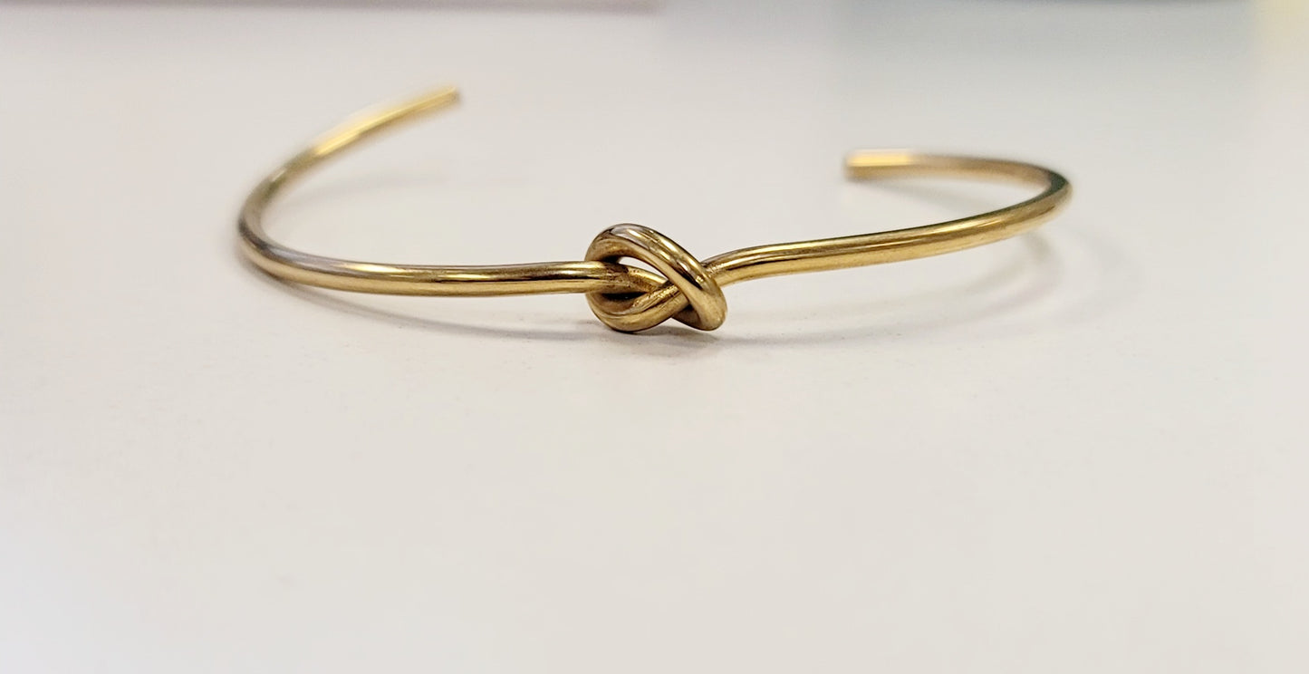 GOLDEN KNOT