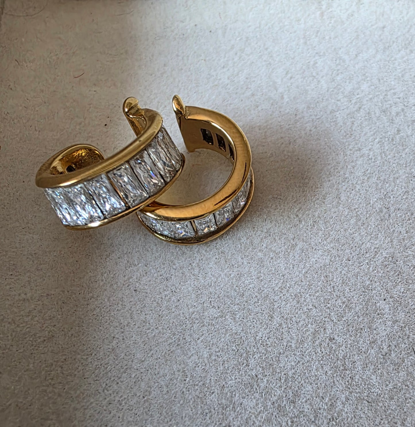 DIAMOND EAR CUFF