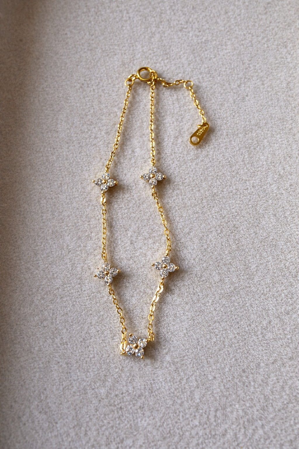 DIAMOND CLOVER